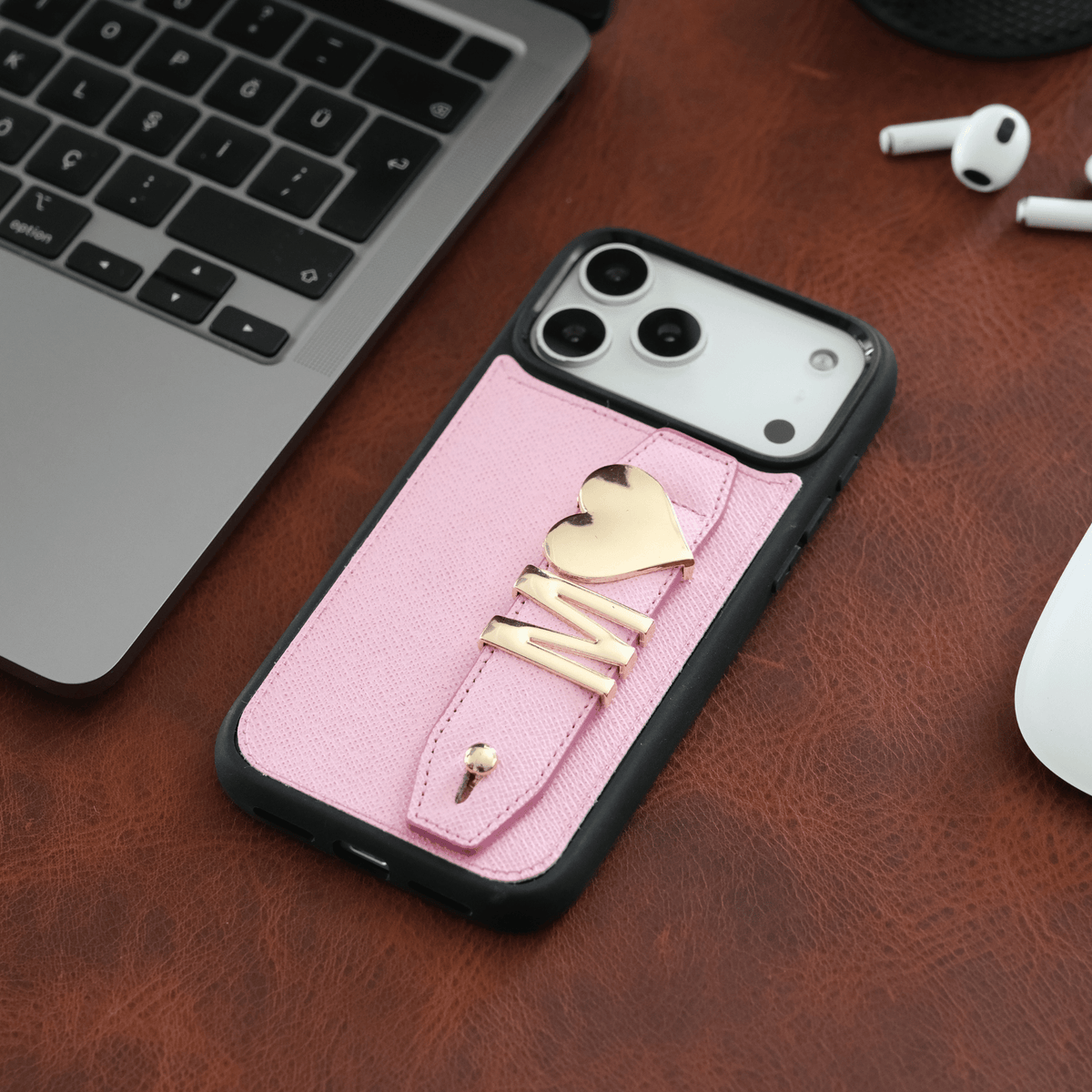 Harfli Toz Pembe Deri iPhone Kılıf