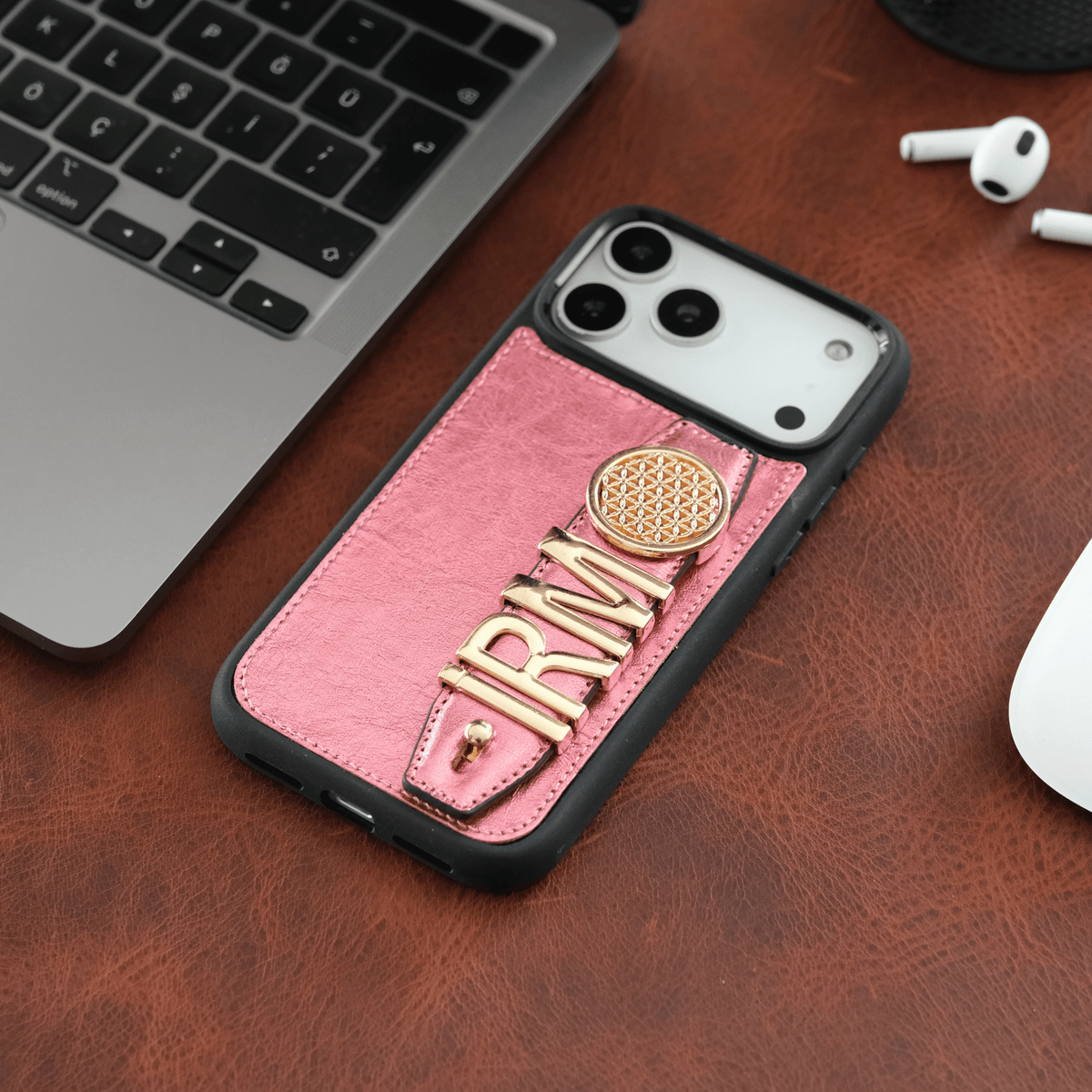 Harfli Pembe Deri iPhone Kılıf